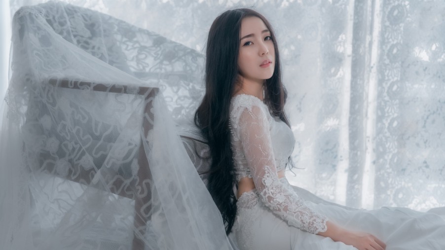 具俊晔暴瘦现身，搀扶着S妈，小S神情哀伤，范玮琪夫妻同行