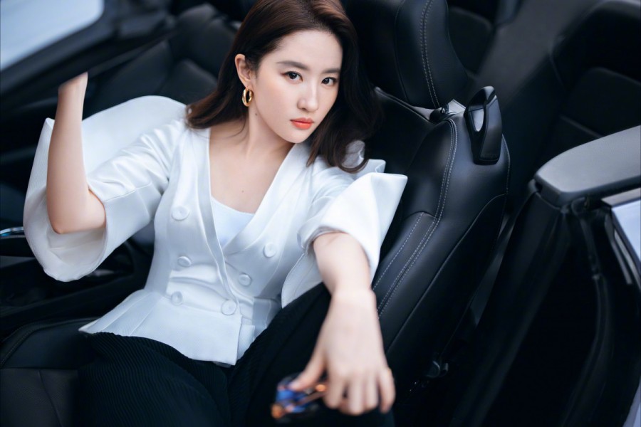 “六一”节，奥运冠军钟天使和“小天使”们一起做了这件事……